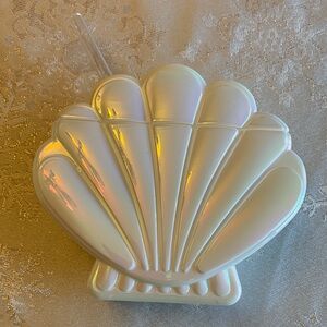 Iridescent Shell-Shaped Tumbler